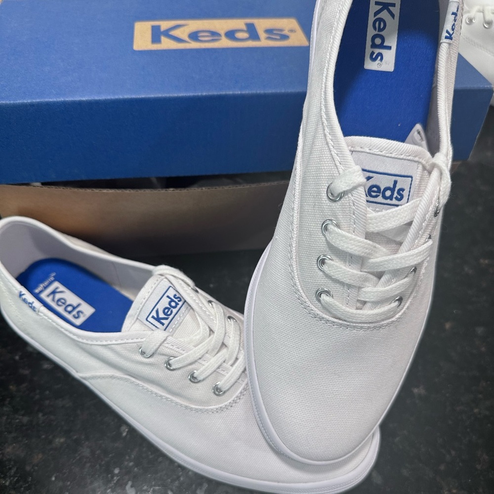 Canvas keds brand new purchased for mom didnt fit never worn